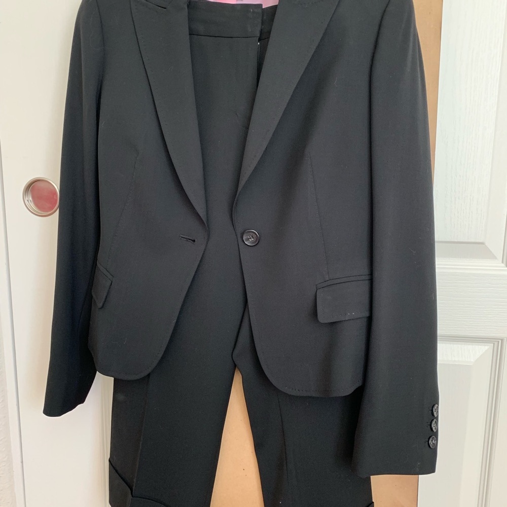 Suit - Picture 6 of 6